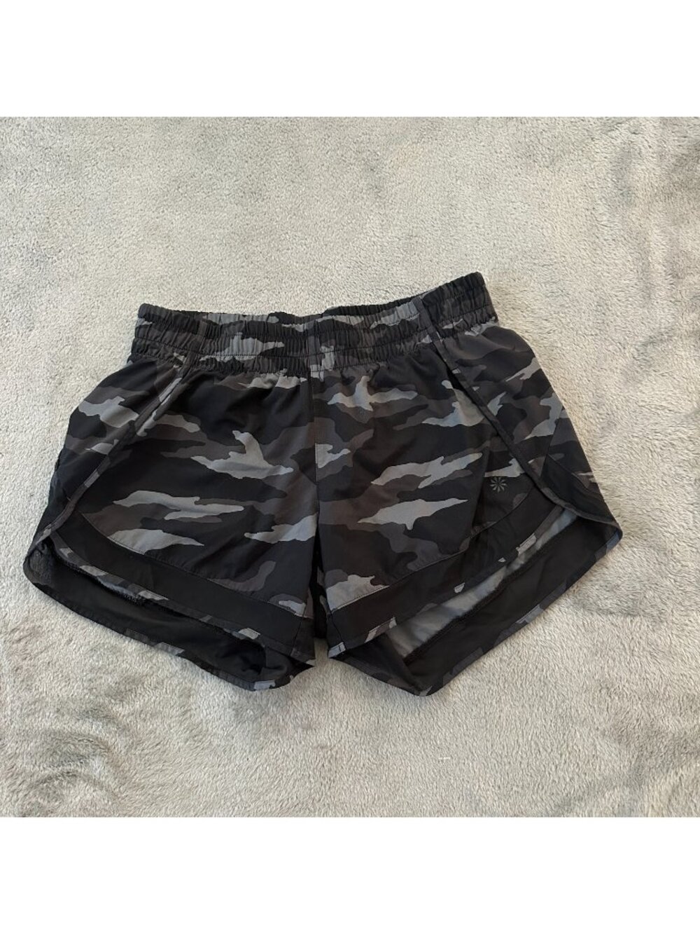 Athleta Printed Camo Mesh Racer Run Shorts Women's XS 4" Inseam